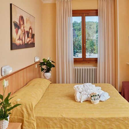 Hotel Plaza Tabiano Terme Εξωτερικό φωτογραφία