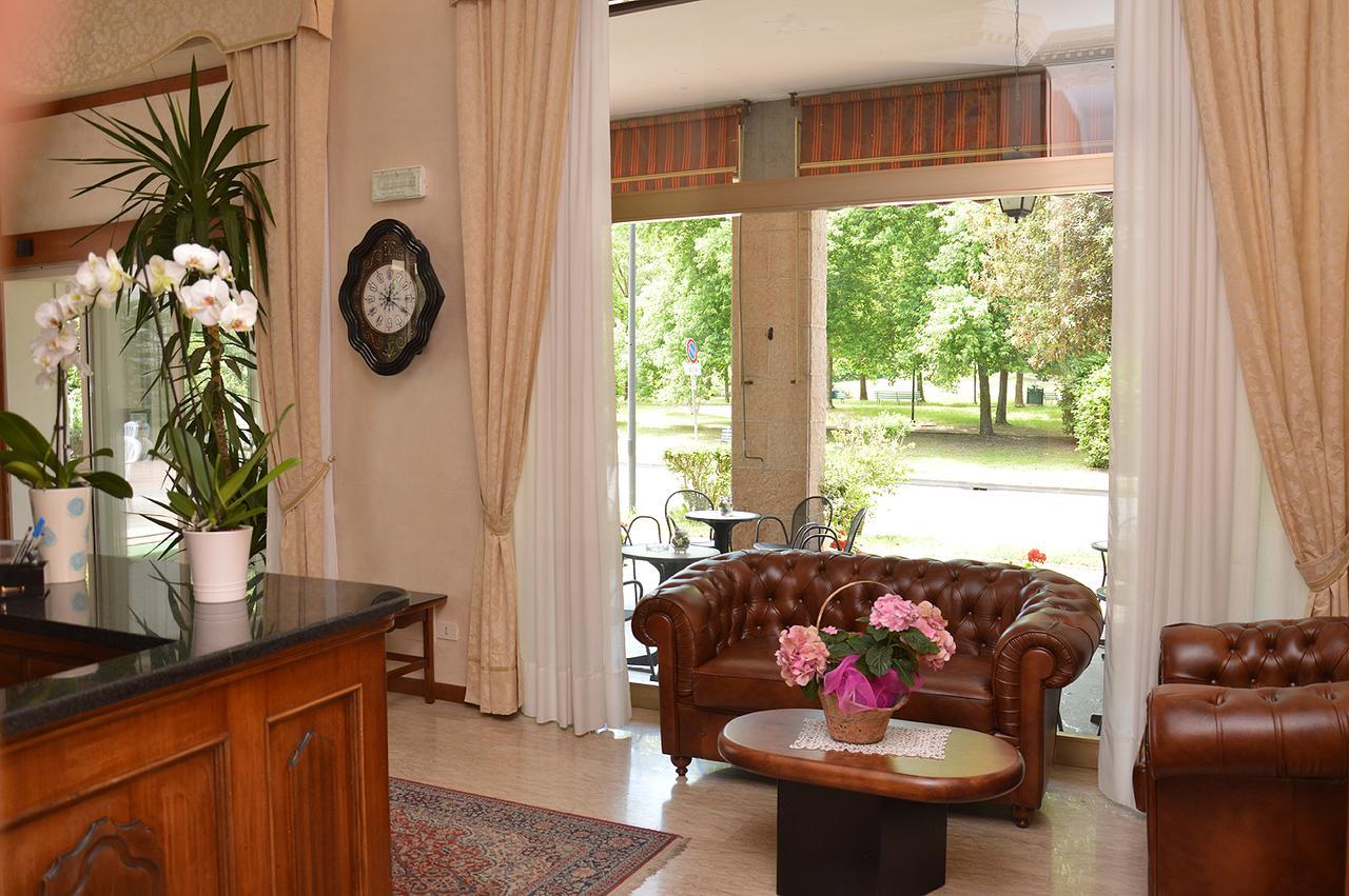 Hotel Plaza Tabiano Terme Εξωτερικό φωτογραφία
